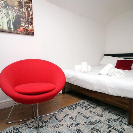 Lovely Studio Flat With Free Parking - Near To City Center Swansea Eksteriør billede