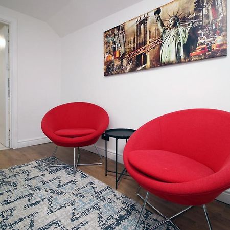Lovely Studio Flat With Free Parking - Near To City Center Swansea Eksteriør billede