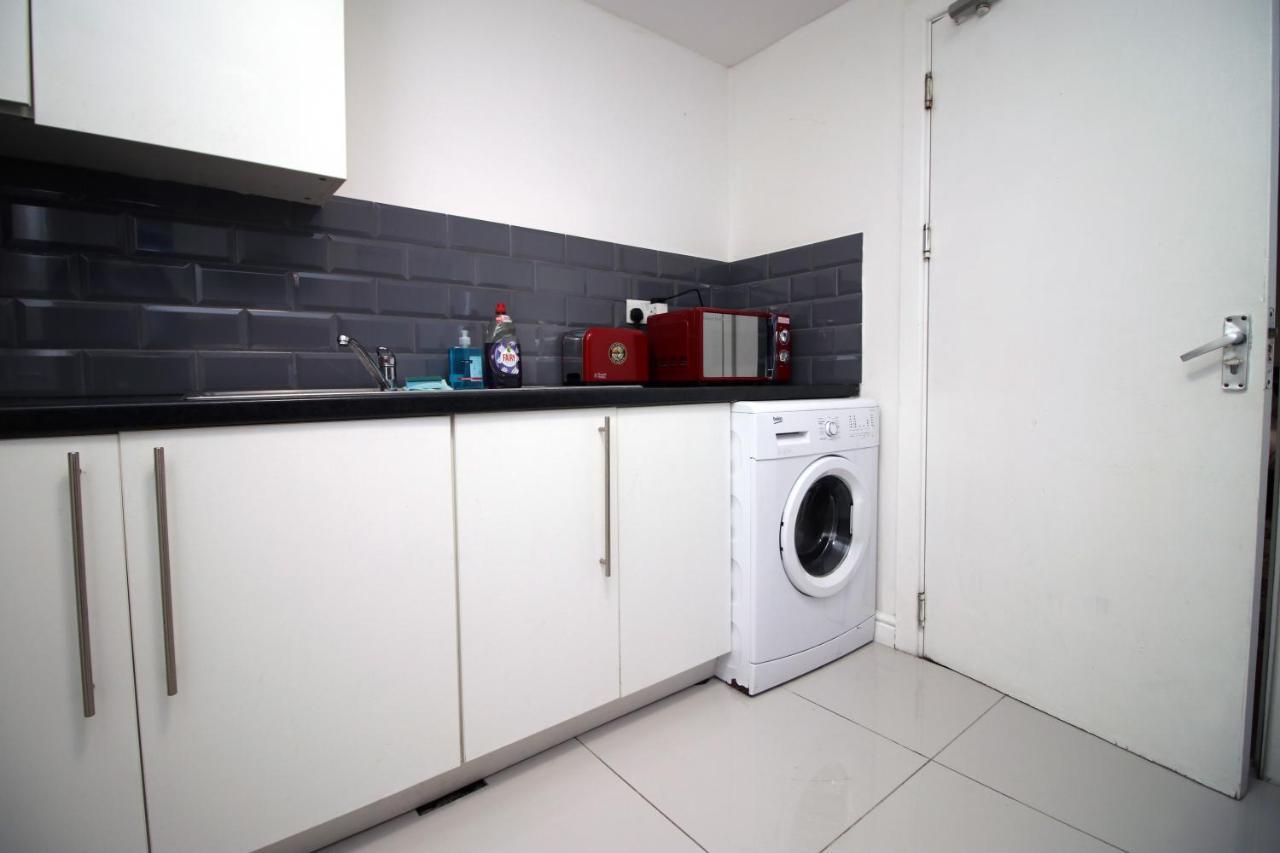 Lovely Studio Flat With Free Parking - Near To City Center Swansea Eksteriør billede