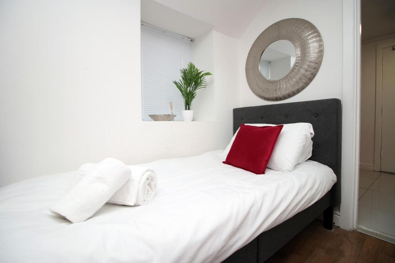 Lovely Studio Flat With Free Parking - Near To City Center Swansea Eksteriør billede